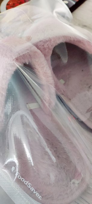 Chaussons odorants sous vide pour truffe avertie https://t.co/njYlnwxdbu<a href="/tag/findom"class="tags"><span>#findom</span></a>