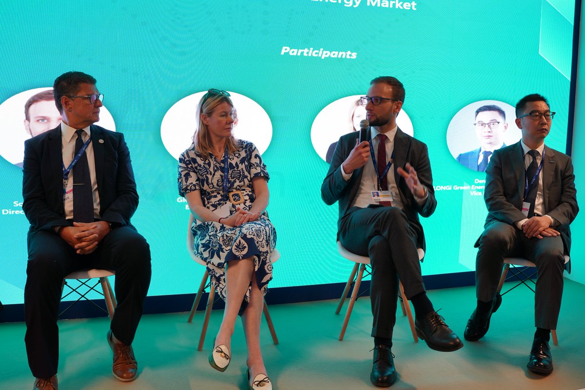 SolarPower Europe (@solarpowereu) on Twitter photo "123 countries have signed up to #3xrenewables: this is a powerful signal.
From #solar☀️ rooftops, to agri-PV🌱 and floating-PV, solar technology's versatility & innovative applications can help solve land use challenges"
- Our Global Affairs Director <a href="/mateheisz/">Máté Heisz</a> at #COP28 "123 countries have signed up to #3xrenewables: this is a powerful signal.
From #solar☀️ rooftops, to agri-PV🌱 and floating-PV, solar technology's versatility & innovative applications can help solve land use challenges"
- Our Global Affairs Director <a href="/mateheisz/">Máté Heisz</a> at #COP28