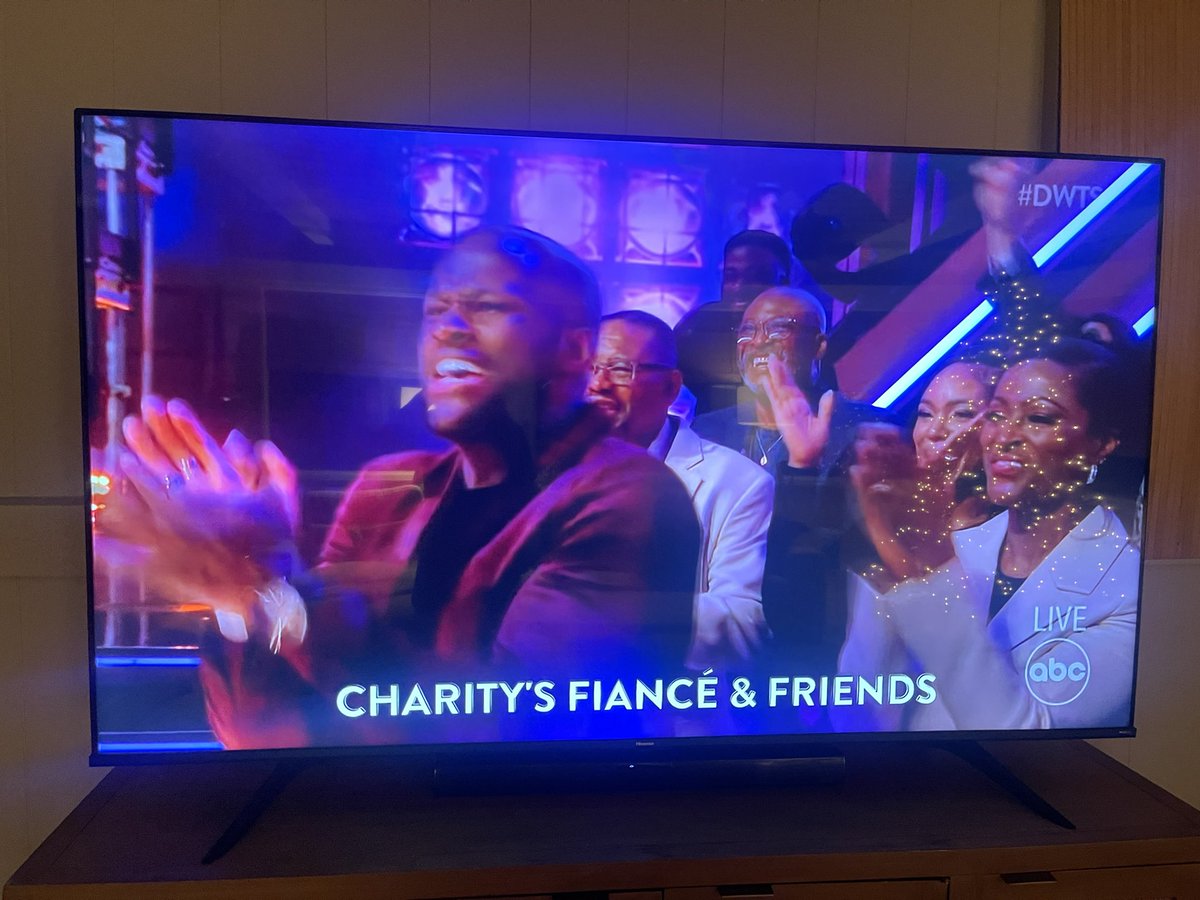 MyLifeRewritten's tweet photo. low key isn’t that her brother tho 😭 #DWTSFinale #DWTS #DancingWithTheStars #TheBachelor #BachelorNation https://t.co/HHXvWdWwK9