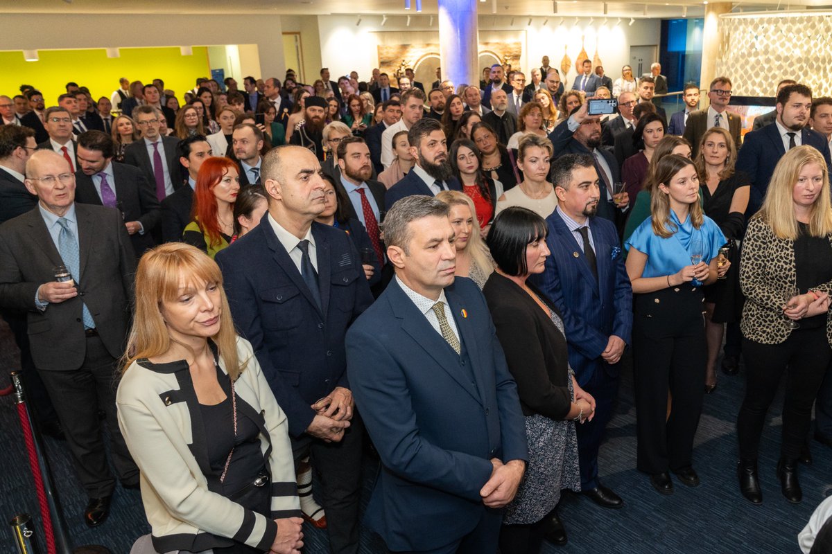 laurapopescumfa's tweet photo. Honoured to host the reception celebrating the National Day of Romania in London,gathering so many friends&amp;partners,incl UK officials,diplomats&amp;members of the Romanian community.Special thanks to Minister of State @Nus_Ghani for the kind words&amp;all the support in enhancing🇷🇴🇬🇧ties https://t.co/PzPme2ovZH