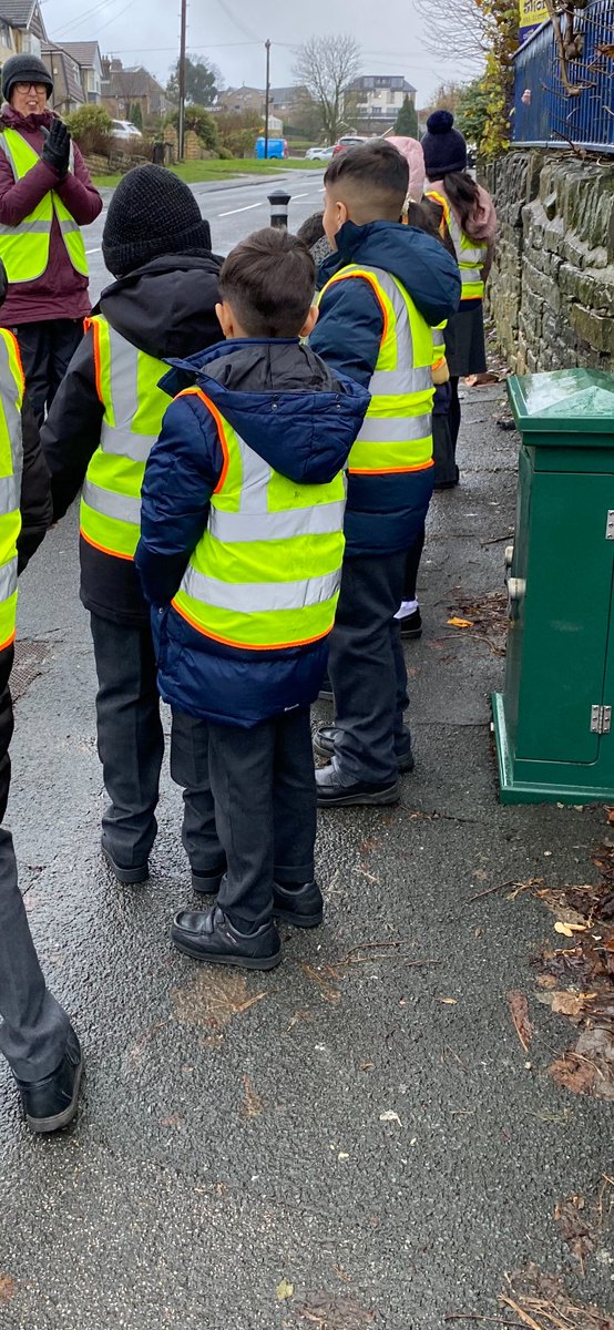 Yesterday, Year 3 took part in the second day of their Road Safety training. @Bradfordmdc #BDSafeRoads