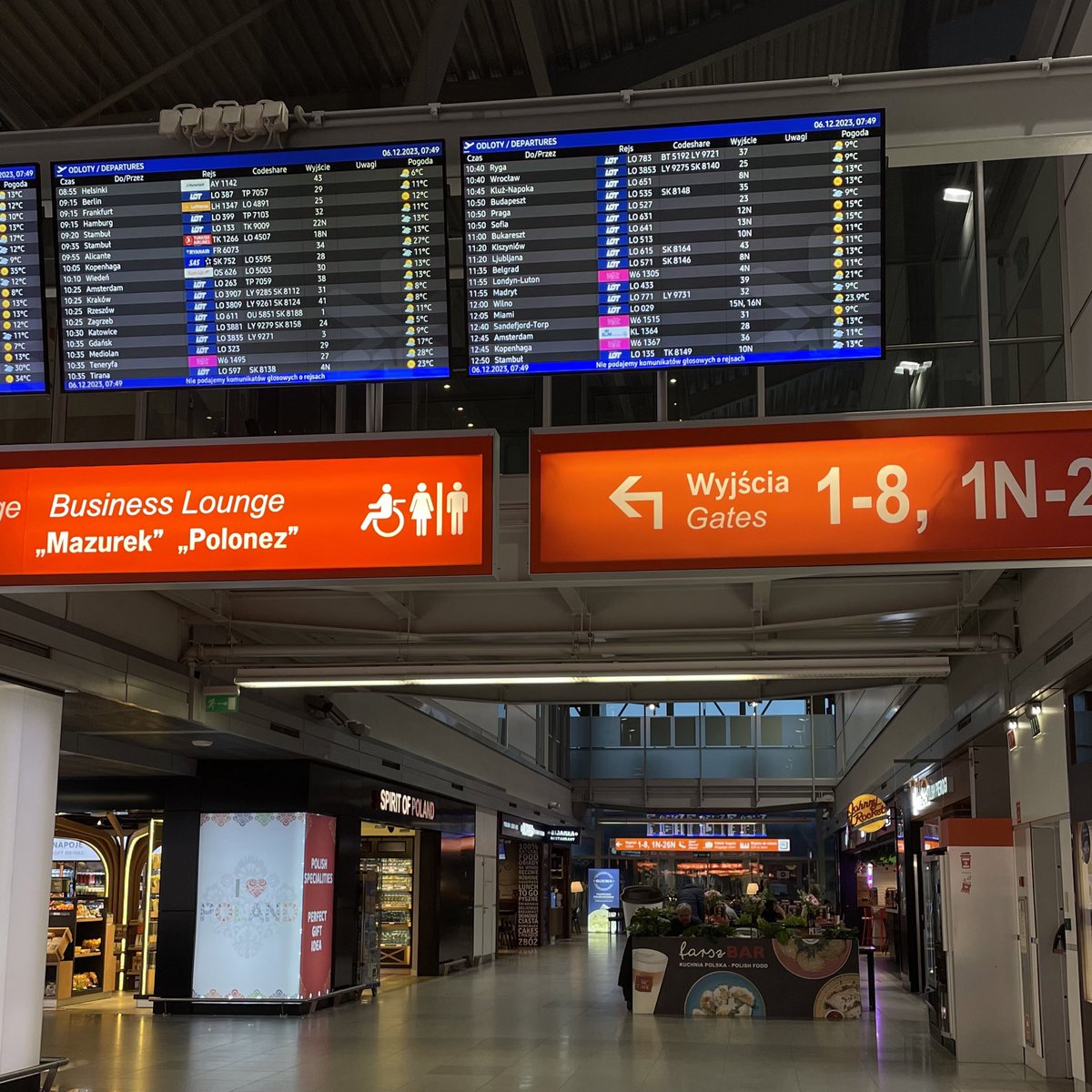 Are you already on your way to ✈️Berlin? TestJS Summit is happening tomorrow!

But don't trust this 11° sign in the photo😅 The weather shows 0°❄️