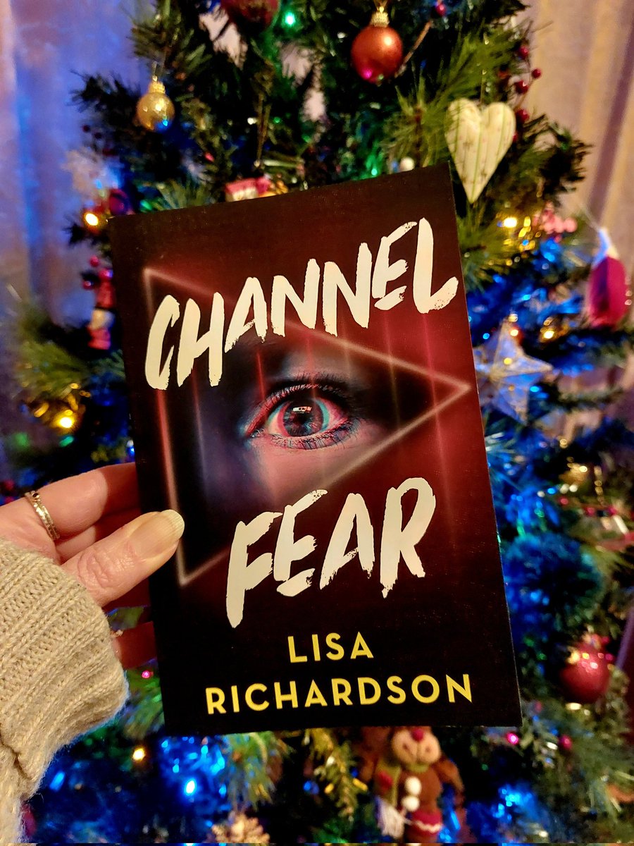 1_LRichardson's tweet photo. CHANNEL FEAR the perfect xmas gift for the horror fan in your life, or even for yourself
~Missing YouTubers
~A haunted mansion
~Chilling ghost stories
~Spooky found footage
~A love triangle
~An obsessed fan
#channelfear #horror #horrorbooks
#thrillerbooks #yahorror #yabooks https://t.co/dhBD4d6Wq6