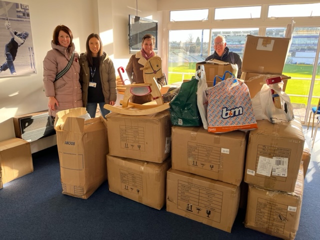 naomi_desouza's tweet photo. It's true, our @birmingham_live #Brumwish collection point is filling up nicely at Edgbaston stadium. Companies have matched donations, people struggling themselves have bought a present for kids in the city, one family even sent in a new Villa shirt
@graeme_brown @JaneRockHouse https://t.co/B1MI8JSSlz