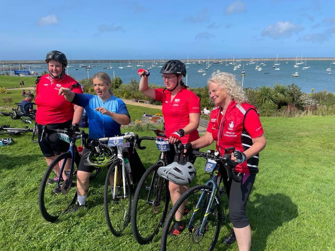 BeicioCymru's tweet photo. 🚲From huge nerves to an accomplished leader, Sam Hughes-Lloyd's journey is what Breeze is all about!
👏Sam has recently led her 1⃣5⃣0⃣th ride, becoming just the third Champion to do so in North Wales!
Read all about her inspiring story➡️https://t.co/ezzyRMD1kt https://t.co/YBUXE6TfW8
