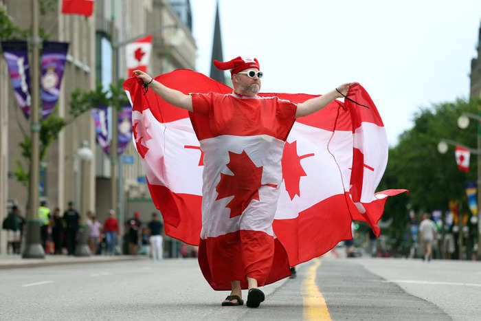 BiIndia's tweet photo. People are moving to Canada dreaming of a utopia with free healthcare and more tolerance. But the reality is Canada has its own set of problems.

#Canadians #economicstatus 

https://t.co/uQIX0S4A41 https://t.co/5ofGHquQTB