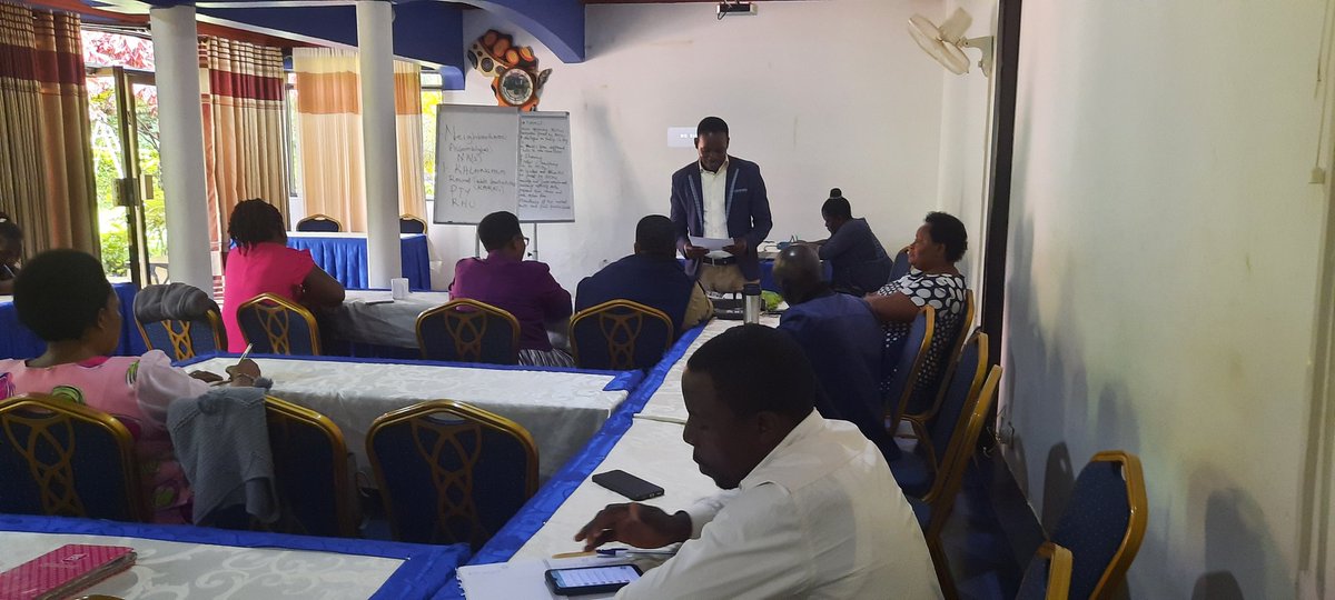 Kadingofficial's tweet photo. Tackling rampant teenage pregnancies within the fishing communities of Kalangala district 
Kalangala Round Table Initiative (KAROTI)meeting in progresss organized by KADINGO Under Power to Youth Program https://t.co/mYL9nNZBQc