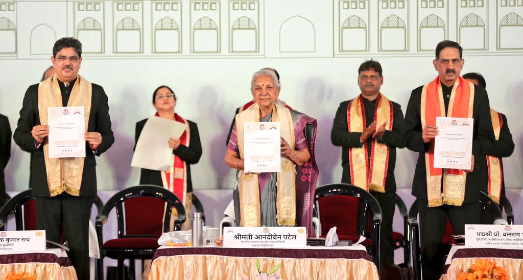 DamanIndra's tweet photo. लखनऊ विश्वविद्यालय दीक्षांत समारोह।
#LU_Convocation ❤️ https://t.co/53odgd3tJc