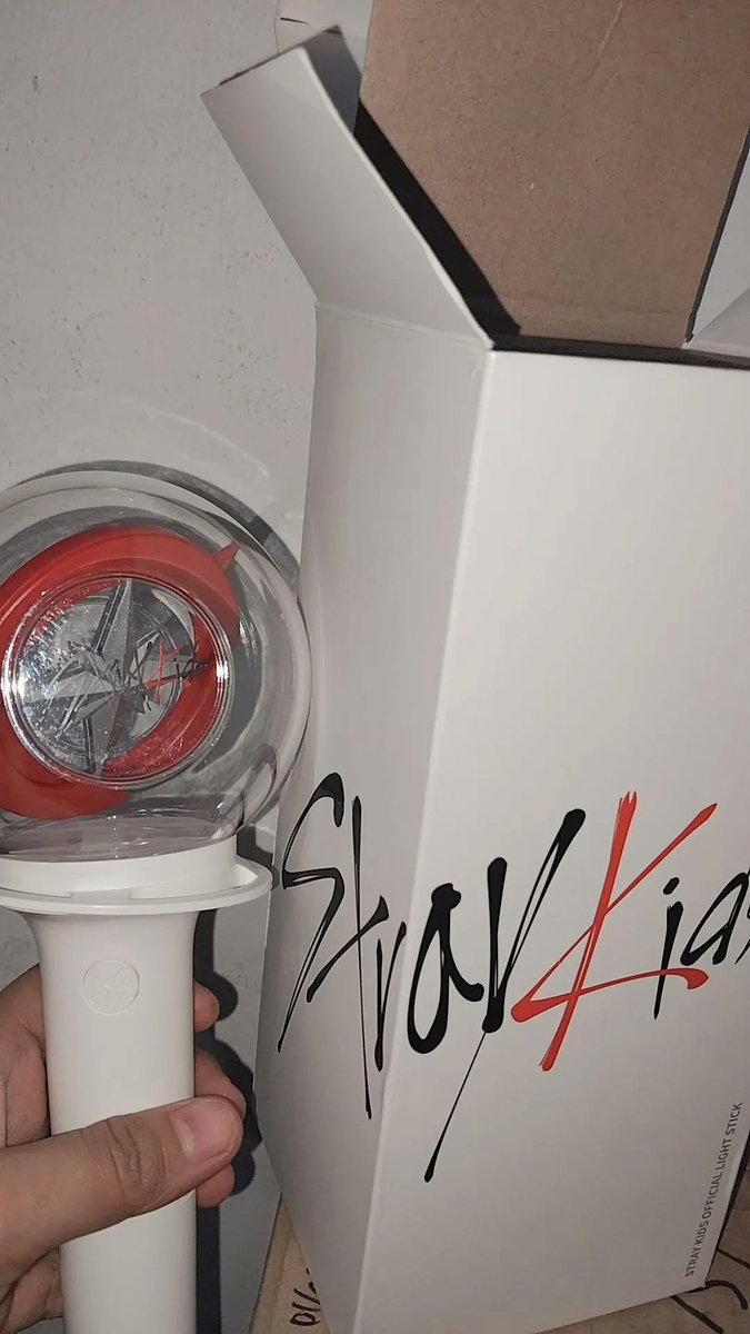 [HELP RT]

wts // want to sell lfb
stray kids official lightstick nachimbong ver 1

✅ OFFER
✅ official (with manual and strap)
✅ good condi (baru dipakai saat konser maniac jakarta)
✅ dm for details

📍cibinong, INA 

🏷 wtb wts stray kids lightstick nachimbong skz ver 1