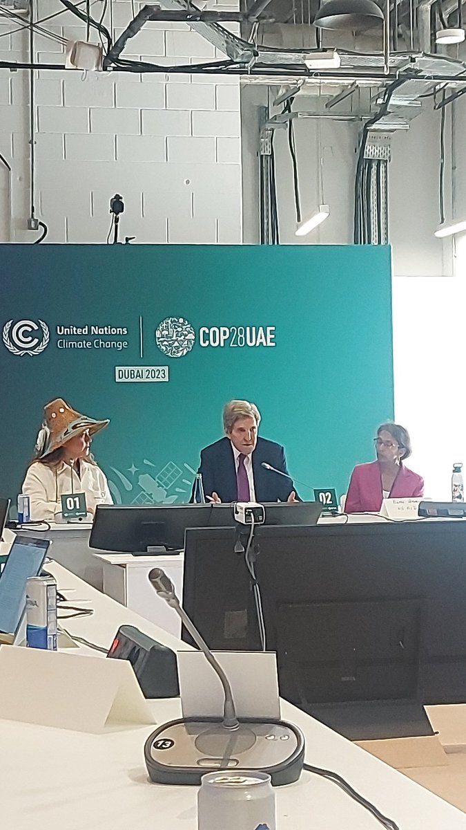 Dialogue of #IndigenousPeoples #PueblosIndígenas and  <a href="/ClimateEnvoy/">Climate at State</a> <a href="/JohnKerry/">John Kerry</a> 
#IndigenousPeoples at #COP28 <a href="/COP28_UAE/">COP28 UAE</a>