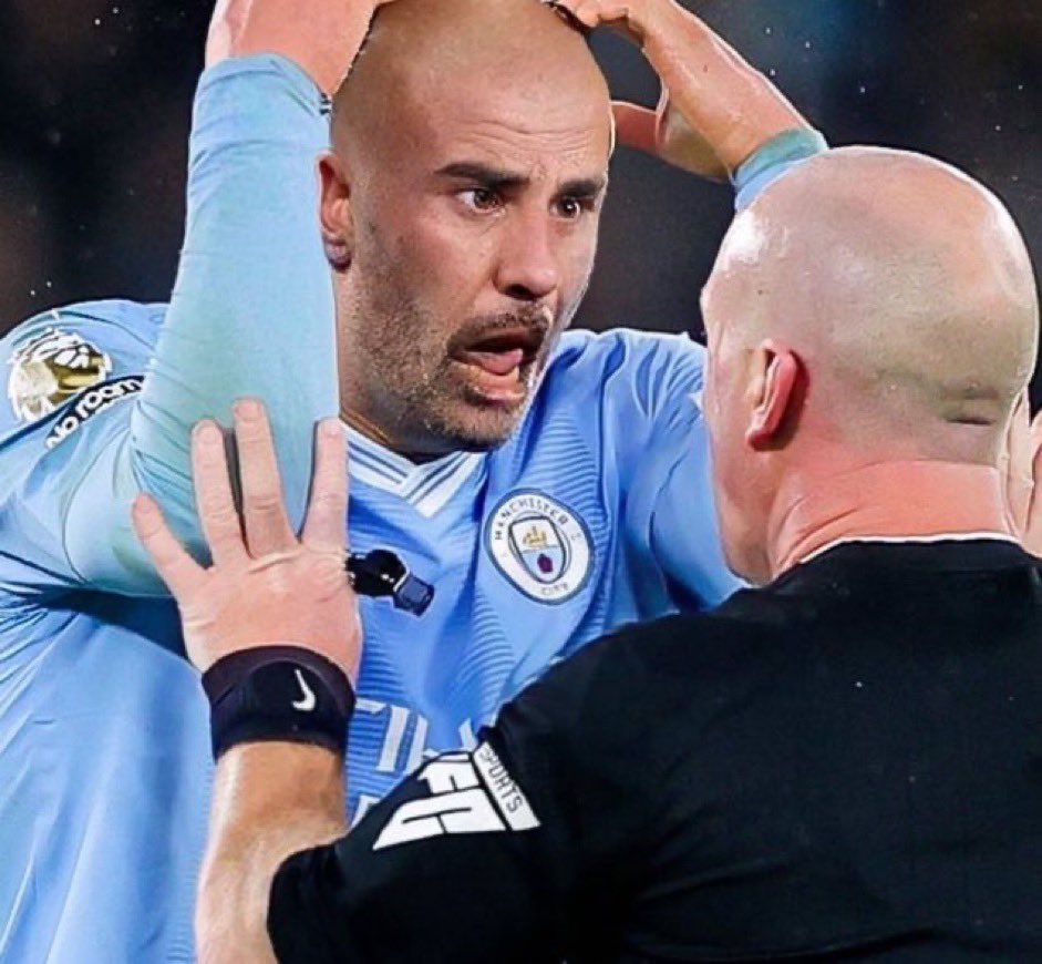 Marlee974's tweet image. les montages avec la tête d’Haaland comme ils me termineeeeent 🤣🤣🤣🤣🤣🤣