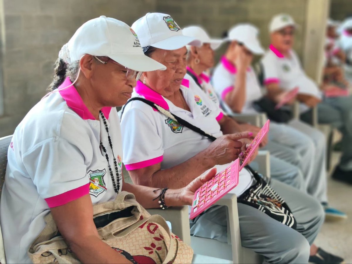 AlcArboletes's tweet photo. Comenzamos el día con energía en nuestro encuentro matutino de adultos mayores en Arboletes, disfrutando de actividad física y un emocionante bingo. ¡Durante estos últimos cuatro años, hemos fortalecido los lazos de comunidad los lunes, miércoles y viernes! https://t.co/b6WlRDE1EL