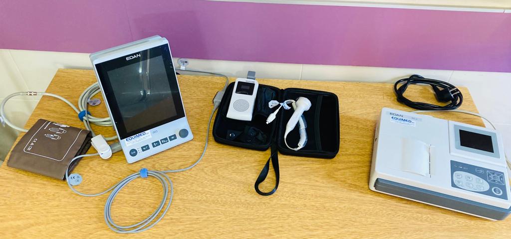 ASSEcomunica's tweet photo. Entrega de equipamiento médico a Policlínica de Tomás Gomensoro de #ASSE, en el marco del Proyecto de Cooperación Internacional llevado adelante por el #Municipio, apoyado por la Agencia Uruguaya de Cooperación Internacional @AuciUruguay y financiado por el principado de #Andorra https://t.co/LL8kXrT962