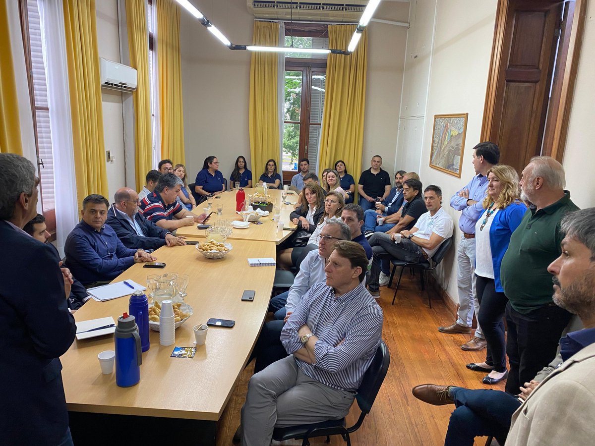 PuertoStaFe's tweet photo. ⚓ Lanzamiento nuevo circuito feeder @PuertoStaFe
SANTA FE - MONTEVIDEO
#PuertoSantaFe #SantaFe #Montevideo #CTN #Contenedores #feeder https://t.co/9CwKsFkvXF