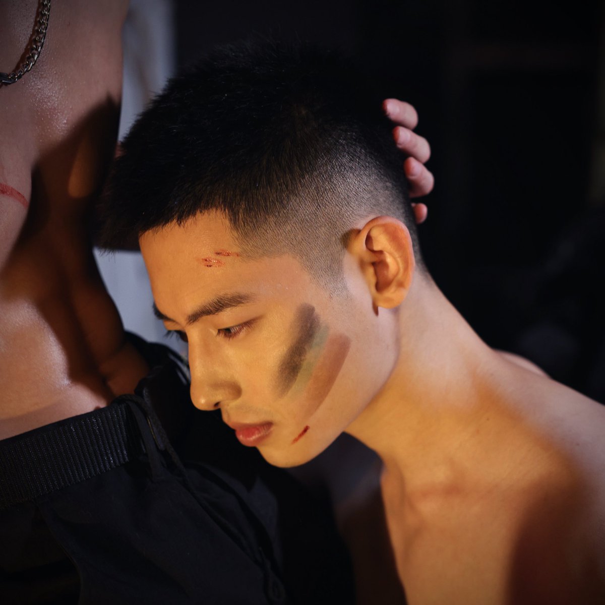 犯错被关起来了，谁来救救我