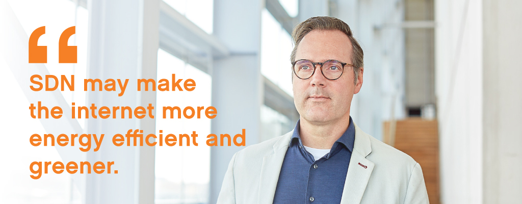 AMS_IX's tweet photo. Our #6th chapter of our #eBook ‘What will the #Internet look like in 2050?’ is out! In this new chapter, our very own Ruben van den Brink reflects on #applicationdriven connectivity, the #splinternet, and #quantumcomputing. #Read and #subscribe here: https://t.co/4q1DdUSFiK https://t.co/4JBw8diHC3