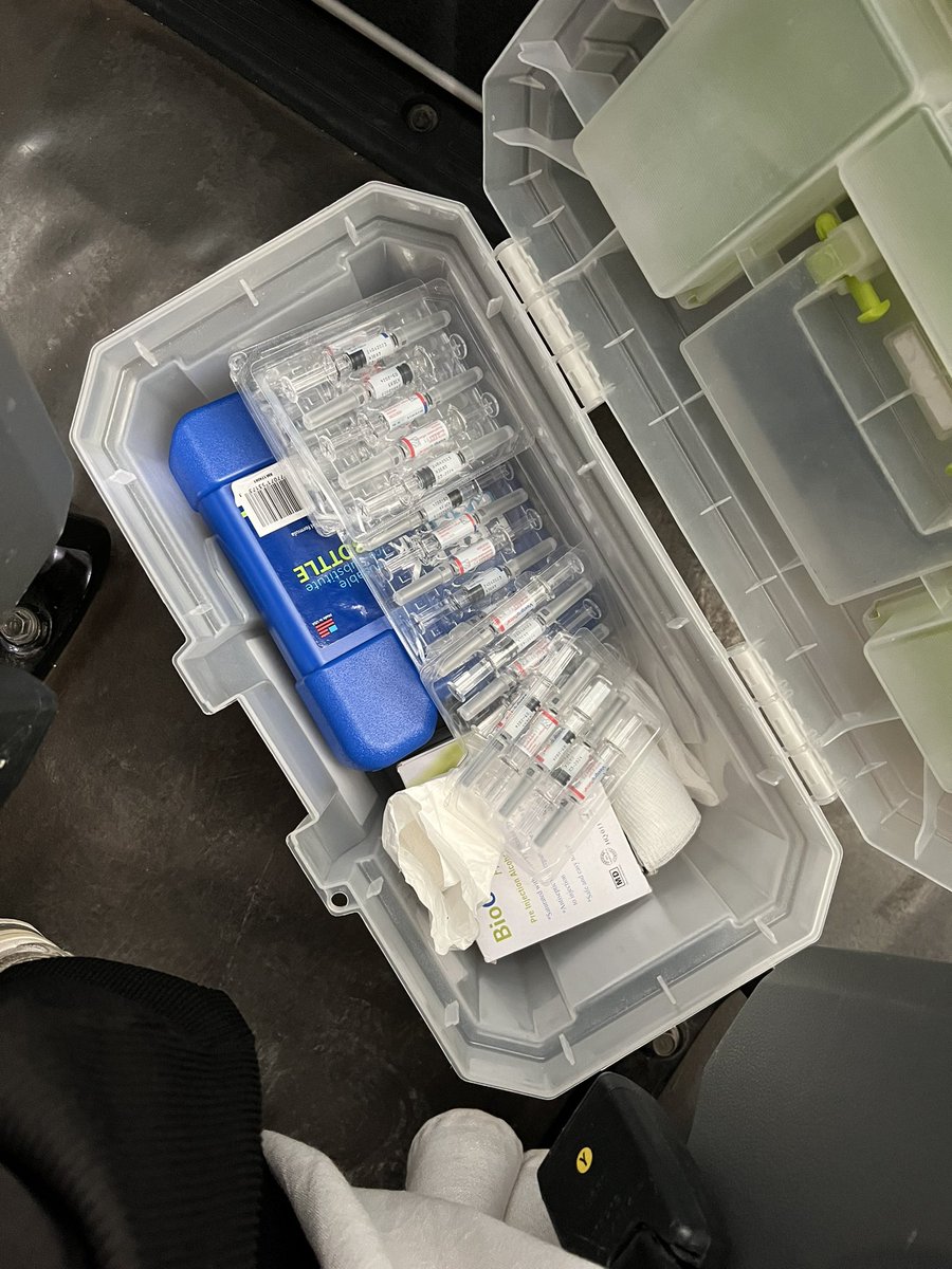 - من امتع التجارب اللي خضتها العام الماضي هي التطوع في سيڤا <a href="/SIPHAproject/">SIPHA</a>  

كانت تجربه لا مثيل لها أن اجتمع مع اشخاص رهيبين في مجالي تعلمت الكثير منهم  ولازلت اتعلم واحلم واسعى ✨

- تجربة التطوع لإعطاء لقاح الإنفلونزا في مستشفى الموسى ✨
تجارب التطوع منها نتعلم مو أستغلال لنا