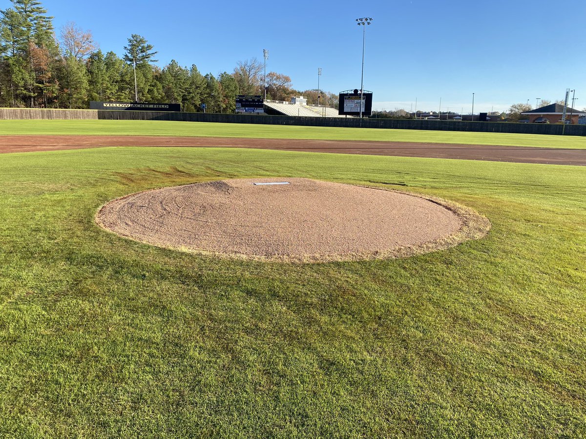 Turfaceproducts's tweet photo. Way to go @johnnyray24 ๐ฅ
Polished this beauty up today for @JACKETBSBL (Starkville HS) & Coach @_CoachMon_ and @TheMuseician
Best of luck in 2024! @TurfaceC #5StarPackingClay #60YearsStrong https://t.co/8mUYuBieBj