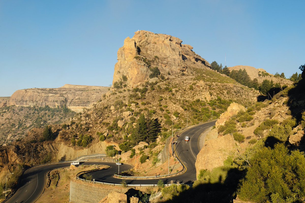visitlesotho's tweet photo. How crooked and rugged our landscapes are is what makes mountain drives in Lesotho so addictive😍🇱🇸

#ExperienceElevation #UnexpectedHigh #VisitLesotho https://t.co/28MZaukXw2