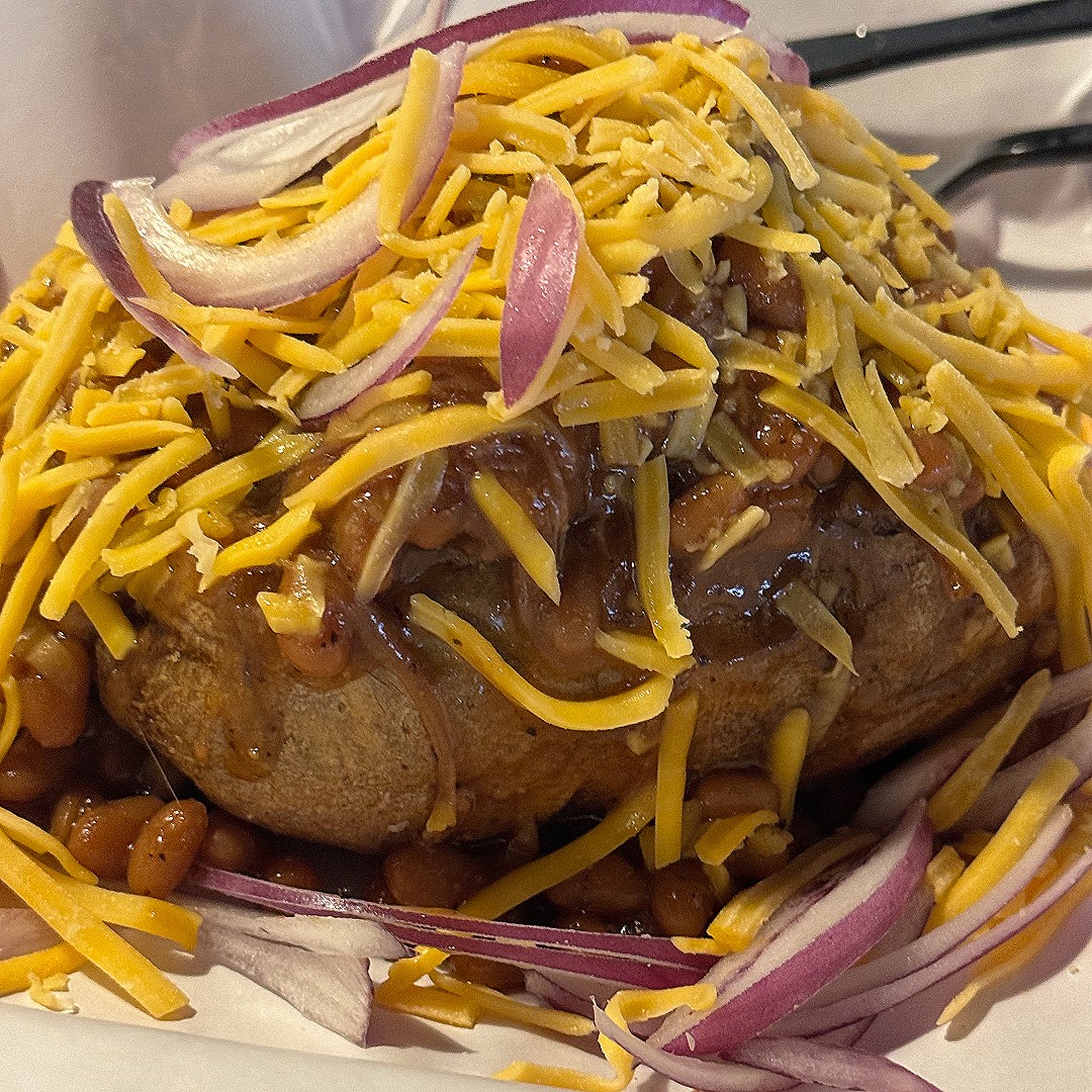 BBQ SPUD-licious! 🥔🔥😋

#pappyssmokehouse #stlouis #stl #stleats #eatstl #eatlocal #stlfoodie #foodie #food #bbq #bbqfoodie #bbqlover #porkribs #smokedmeats #stlfoodscene #stlouisgram #explorestlouis