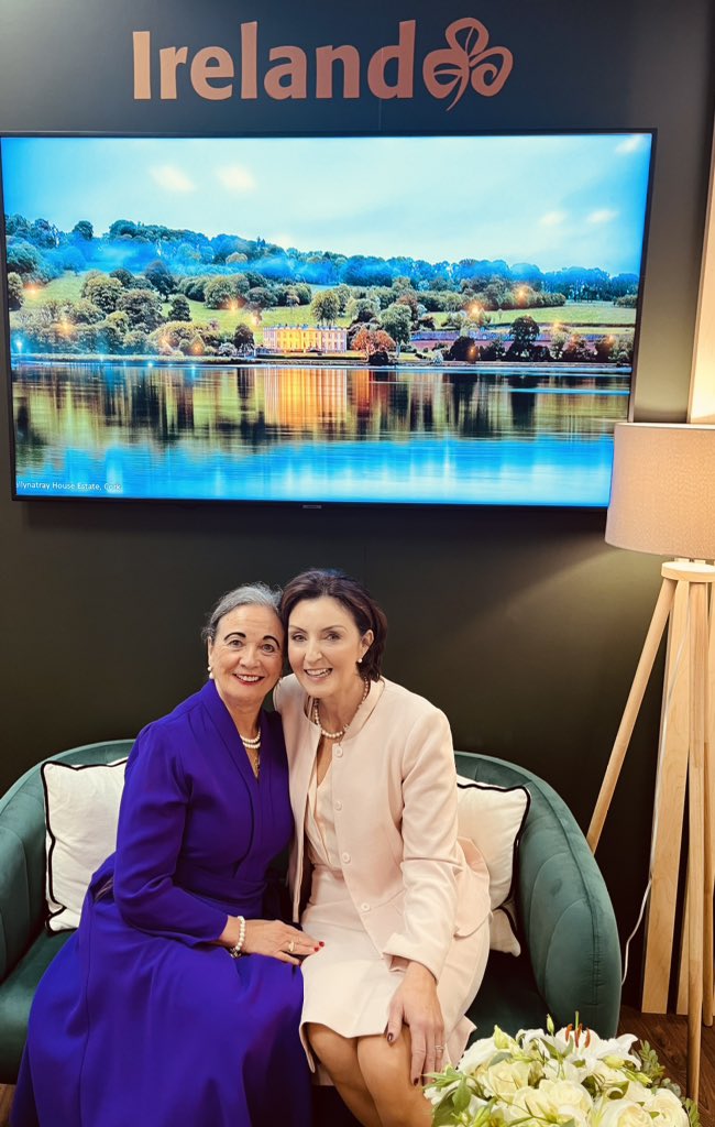 Ladies of Irelands Legendary Castles
 @dromolandcastlehotel <a href="/ashfordcastle/">Ashford Castle</a> @paulaquinncarroll 

#irelandwhereluxurycomesnaturally #thepreferredlife #visitclare