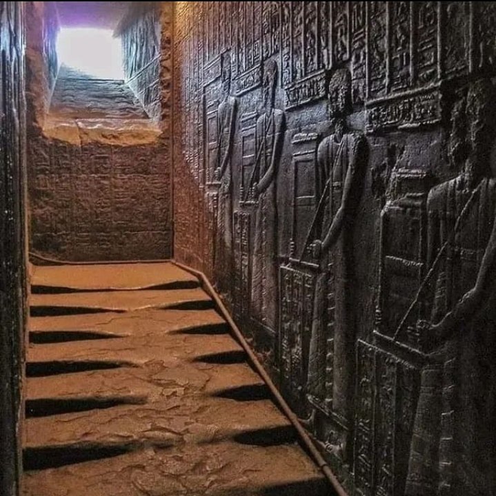 evans_efedjare's tweet photo. Melted stairs in the Temple of Hathor.
 The stairs to the Temple of Hathor are a complete mystery to archeology.  Built in pure granite, they are completely melted.
 The splendid complex built in honor of the goddess Hathor, one of the most prominent deities in Ancient Egypt. https://t.co/AFSOKWj35Z