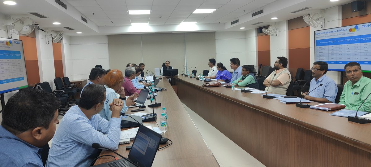 EnergyOdisha's tweet photo. Principal Secretary @vishaldevk has reviewed the status of distribution strengthening projects under #ODSSP-4 and #CMPDP . He asked the project implementing agencies to ensure timely completion of projects. He also reviewed the capital expenditure #Capex by the DISCOMs. https://t.co/9MSVHJ2h3o