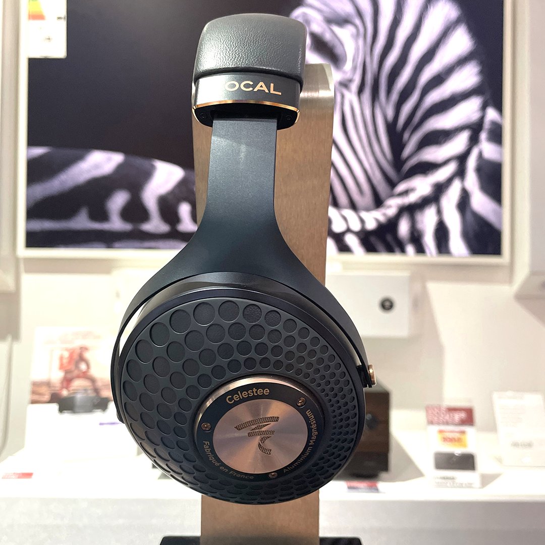 Cobra_HD's tweet photo. Fabriqué en France, le #Celestee est un petit bijou audiophile qui profite d'une remarquable finition couplée à une ingénierie acoustique de premier ordre.
👉 https://t.co/5T2cAKTMYd
#FocalCelestee https://t.co/OekFB3AlTo