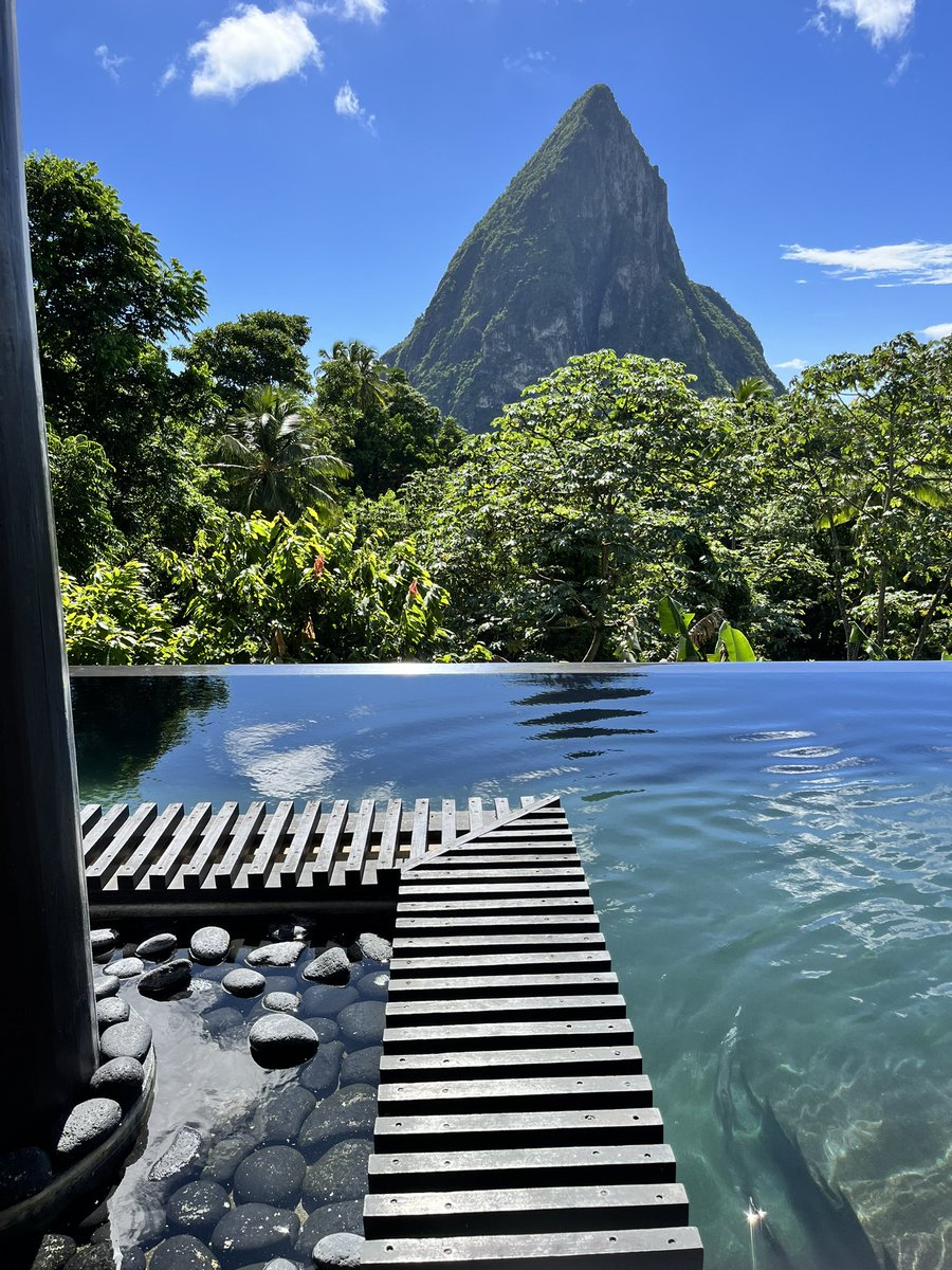 thebrittneyoddo's tweet photo. @ivannajanel_ I recommend Hotel Chocolate as a cheaper but very nice alternative! We spent 5 nights for less than a night at Jade! 10/10 https://t.co/CQnoSEf0cZ