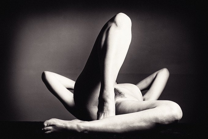 I just shot with Mike Wylot for the Labia Project. He painted me silver and the images are amazing! Stay<a href="/tag/naturalbeauty"class="tags"><span>#naturalbeauty</span></a>