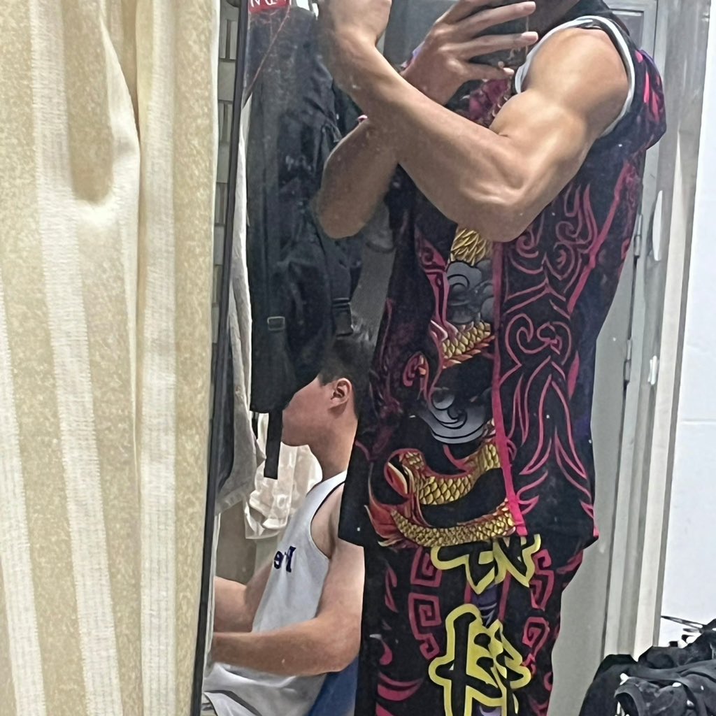 akong0771's tweet photo. 努力💪🏻  #体育生 #球鞋 #原味 #男高中生 #男大学生 #体育生1s #1s #鸡巴 https://t.co/et2dBqINRc