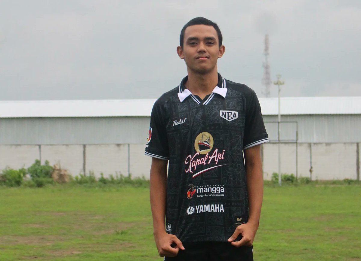 Redswm's tweet image. Sore ini manajemen Tim yg blm begitu akrab di telinga fans bola domestik, mengundang kami &amp;amp; mengapresiasi kinerja bareng tiga tahun. Naga Emas Asri adalah salah satu tim yg ketika itu tdk dipilih oleh member Equinoc jelang  kickoff. Menantang. Maturnuwun dr Jogja

#trustdisional