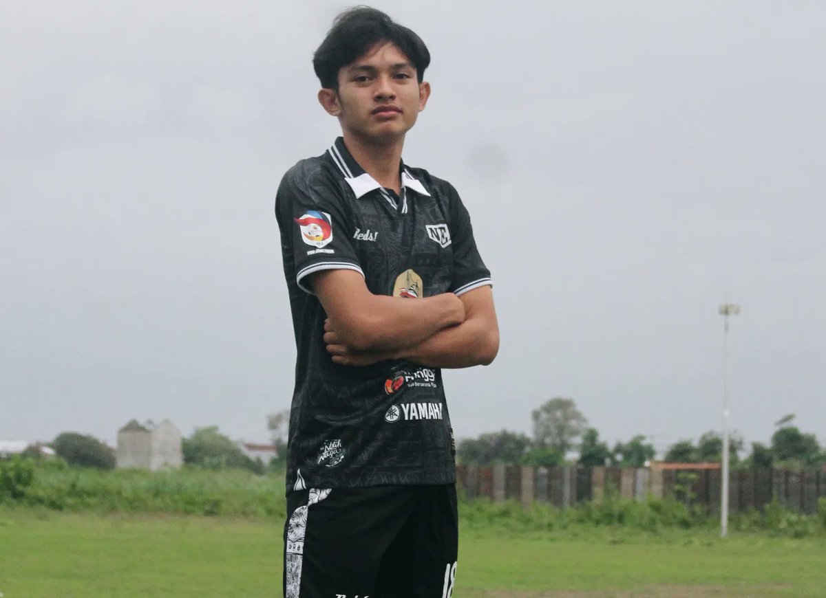 Redswm's tweet image. Sore ini manajemen Tim yg blm begitu akrab di telinga fans bola domestik, mengundang kami &amp;amp; mengapresiasi kinerja bareng tiga tahun. Naga Emas Asri adalah salah satu tim yg ketika itu tdk dipilih oleh member Equinoc jelang  kickoff. Menantang. Maturnuwun dr Jogja

#trustdisional