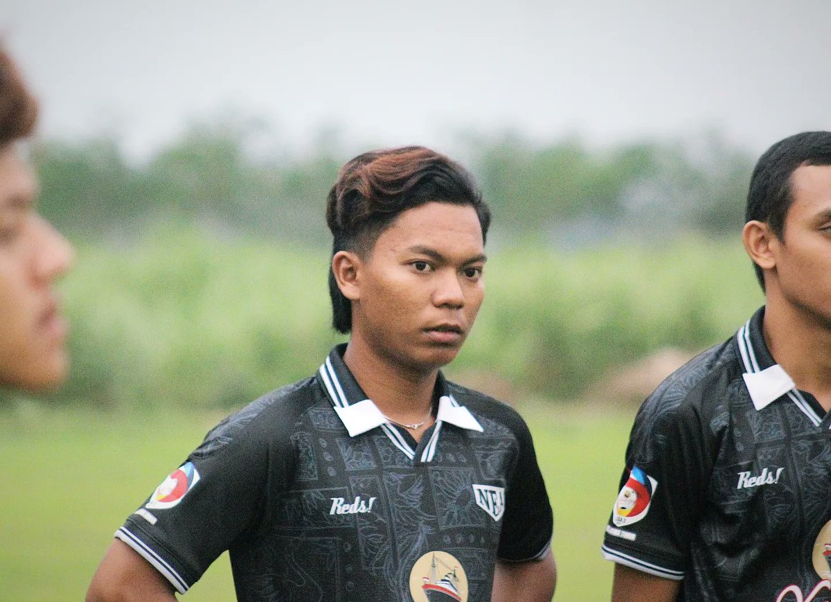 Redswm's tweet image. Sore ini manajemen Tim yg blm begitu akrab di telinga fans bola domestik, mengundang kami &amp;amp; mengapresiasi kinerja bareng tiga tahun. Naga Emas Asri adalah salah satu tim yg ketika itu tdk dipilih oleh member Equinoc jelang  kickoff. Menantang. Maturnuwun dr Jogja

#trustdisional