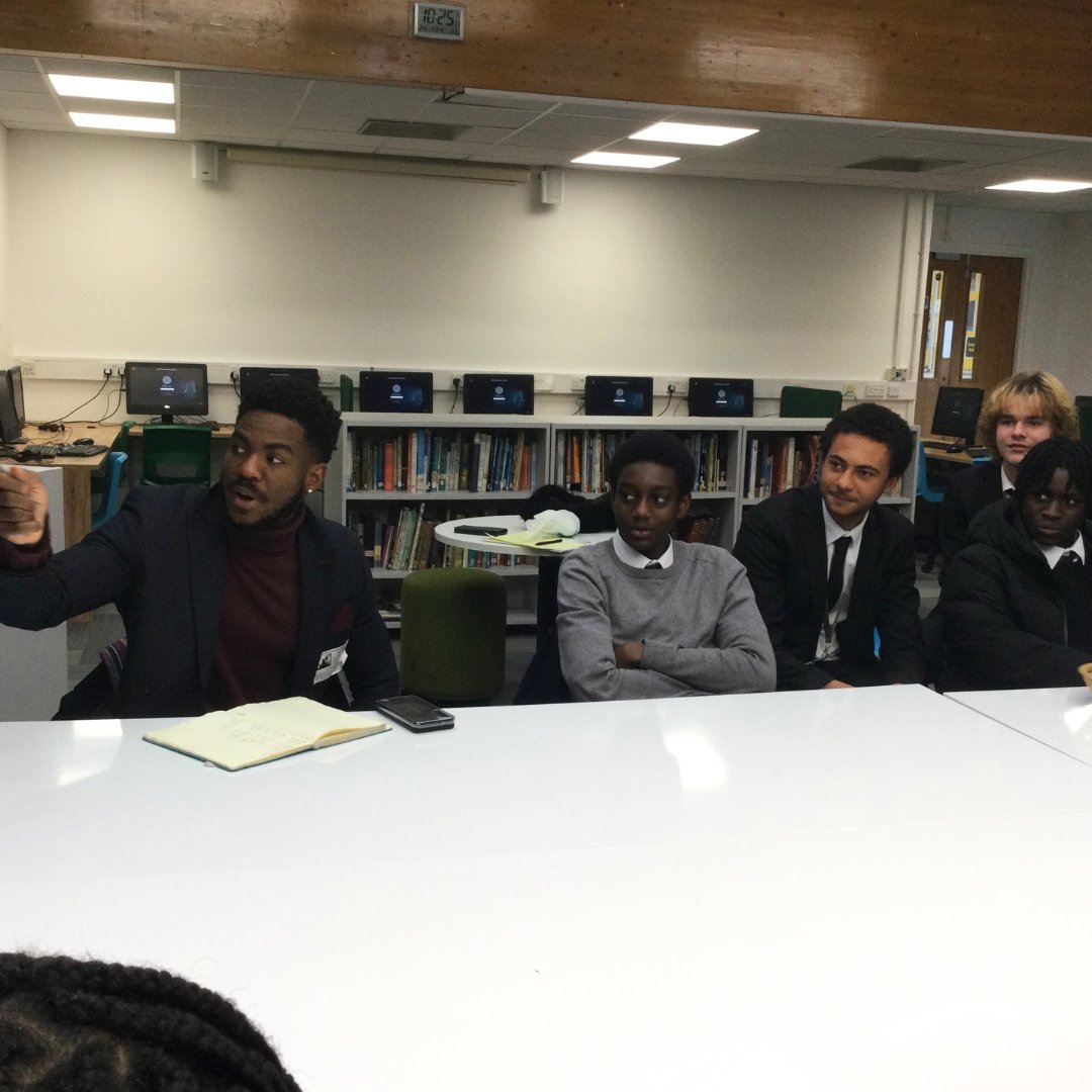 stbons's tweet photo. Alumnus @PaulAmuzie came to our school on a special mission on behalf of the Jesuits of Europe & Africa to conduct a feasibility study on the establishment of a new social apostolate centre for the benefit of young Londoners of African descent.
#stbons #alumnivisit #bonsboy https://t.co/CaMkES4Qnq