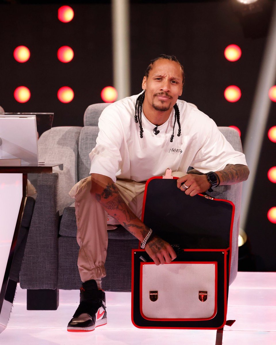 lestwinsfans6's tweet photo. Happy birthday Twins 🤍🤍 https://t.co/q5fg4hbdjQ