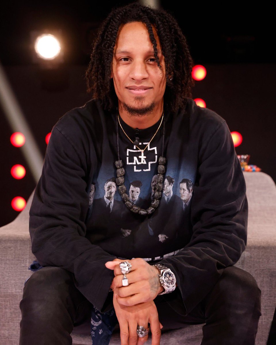lestwinsfans6's tweet photo. Happy birthday Twins 🤍🤍 https://t.co/q5fg4hbdjQ