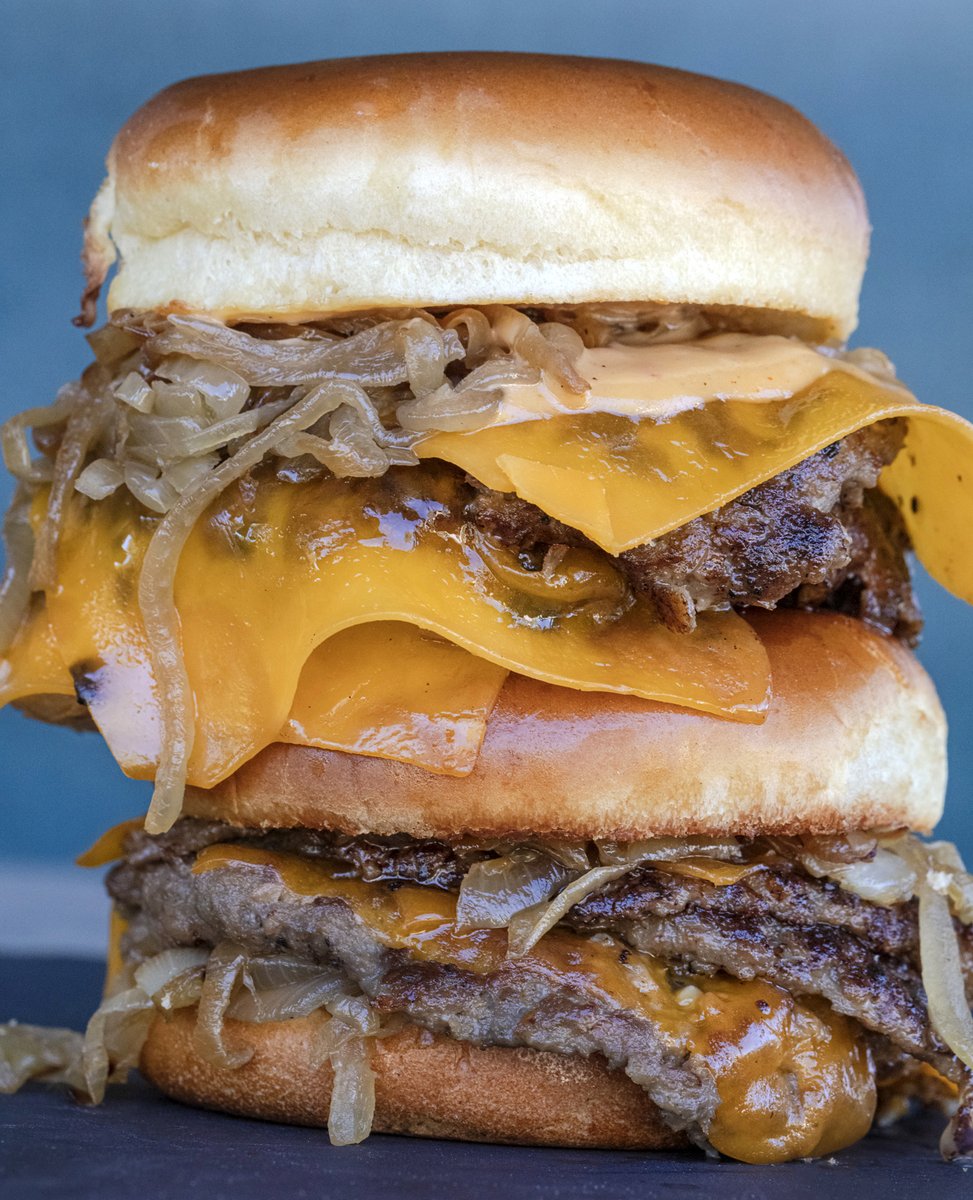 JackieAlpers's tweet image. Double-Double-Double Smashburgers with Bourbon Braised Onions from The Unofficial Yellowstone Cookbook. One of my favorite recipes from the book.

Photo by me!
#smashburger #hamburger #yellowstonecookbook #foodphotographer