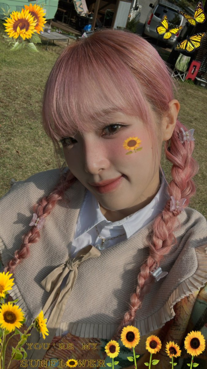 231206 🐥🫧 6:45 PM

*📷*
“hi!🫶”
“i'm sorry i couldn't come often these dayㅠㅜㅜ
i'm constantly busy preparing..ㅎ🥲”
“ㅎㅎthanks💗💗”