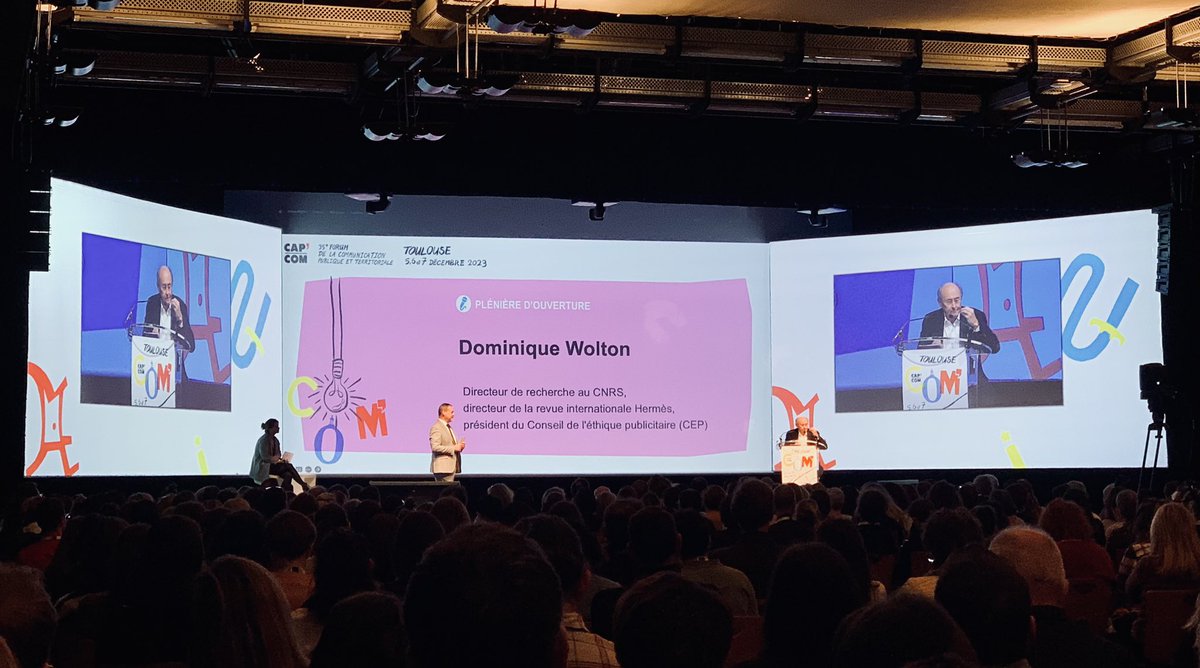 _Falbala's tweet image. « Il faut sortir de la frontière et toucher l’autre » on ❤️@WoltonDominique au #Capcom23 
Force à la #Compublique ! Soyons fiers de nous !!