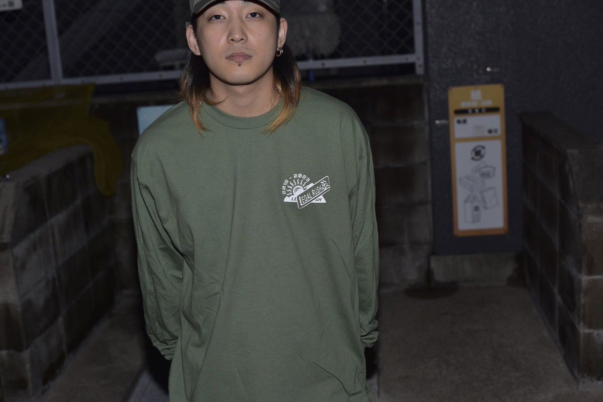 legaraLR's tweet photo. 🚨解禁🚨

Kamikaze Long Sleeve
【数量限定】
2023.12.23 limited
price:¥3000
size:L,XL
color:Military Green

12/23 ラストライブ会場限定でロンT販売します！
ゲトってくれ🧚

着用モデル@EngKnt 

ロンT制作@compare_no 
いつもありがとう🫶 https://t.co/vk8AQI7yoG