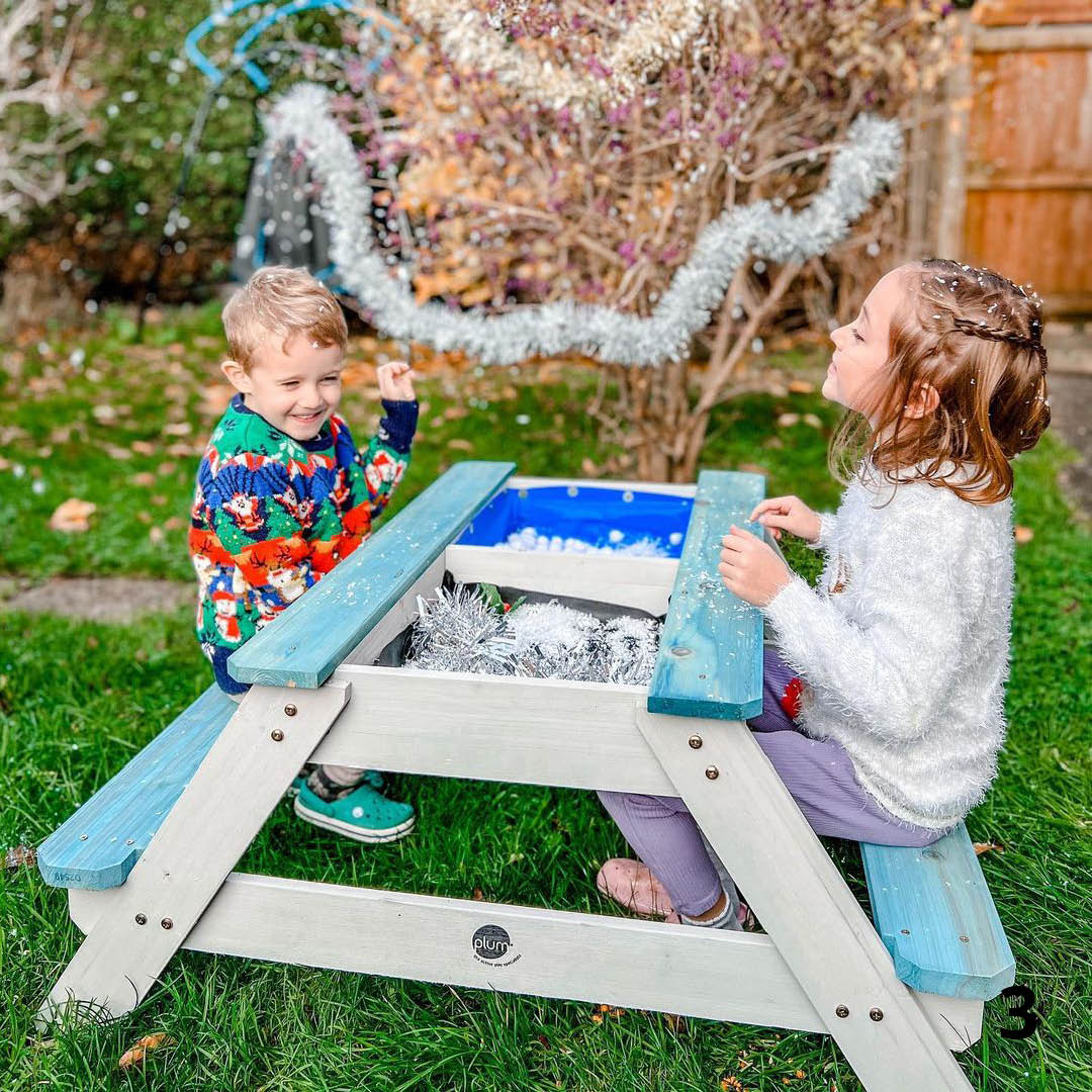 @lifewiththehoulders is getting us in the Christmas Spirit with their #PlumWinterChallenge photo! 🎄

Share your Christmas Spirit by decorating your Plum product for a chance to win a £200 voucher! Tag @PlumPlayUK and use the hashtag #PlumWinterChallenge. Ends 3rd January 2024.