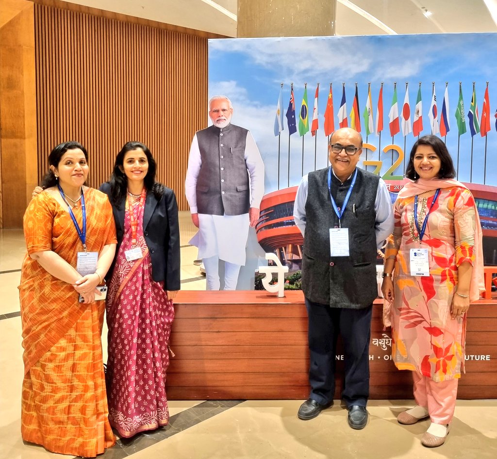 Thank you @DrSuchitaMarkan, Mission In Charge, Medical Devices & Diagnostics Secretariat @ICMRDELHI for visiting @incubatorIITK during @GlobalBioIndia and collaboration with @IITKanpur for fostering medtech ecosystem in the country
