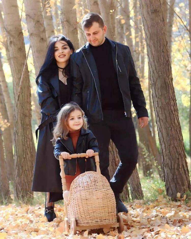 avaruza's tweet photo. @USEmbassyBaku ⚡️@usembarmenia Your colleagues from @USEmbassyBaku are saddened even for the injured azeri, don't you have anything to say for Armenian soldier killed by #Azerbaijan's armed forces attack??
#AzerbaijanIsATerroristState #SanctionAzerbaijan #StopDictator #WarCriminal @azpresident https://t.co/RTcbNDCsnQ