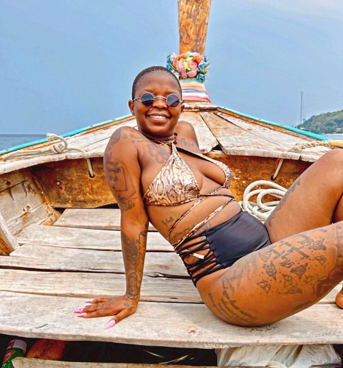 Man’s NOT Barry Roux tweet media