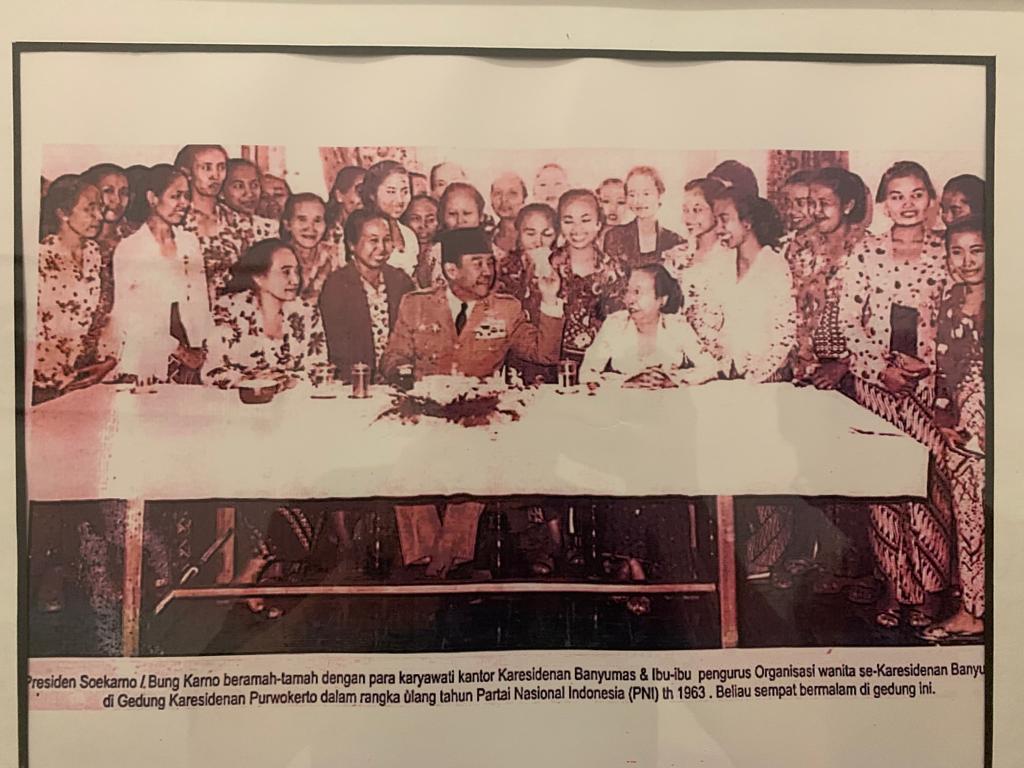 Banyumas menyimpan histori Bung Karno, PNI dan sejarah PDI Peerjuangan. Hhmmmm kira-kira apa saja yaaaa histori dibalik itu semua? 🤔

Selengkapnya 👇
derapjuang.id/featured/menap…