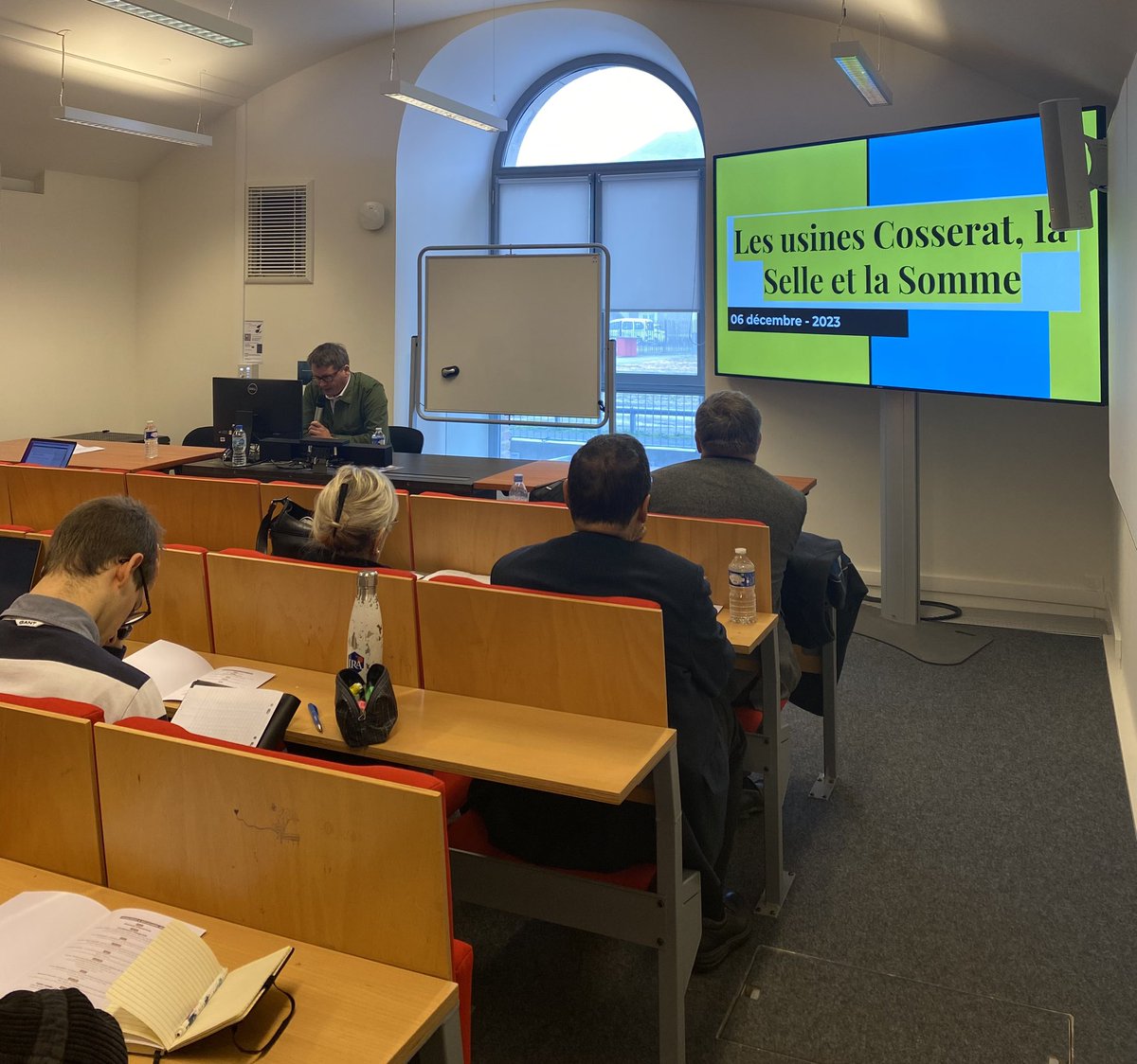 UPJV_Univ's tweet photo. [Journée d’étude] 📚

👉 Étudiants, enseignants-chercheurs et autres intervenants plongent dans l’univers de Cosserat et du patrimoine textile. 

📸 Retour en images sur la conférence inaugurale de Massimo Preite (@TiccihI) et sur l’intervention de @lteyssedou1, enseignant. https://t.co/8lFE8K9B5K