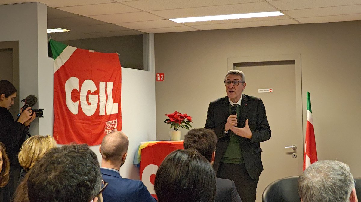 Thank you @cgilnazionale @salvamarra @giuliabarbucci for the opportunity to join the opening of the CGIL Europe Office. As underlined by Maurizio Landini, international trade union cooperation is essential in defending democracy. @duunarit