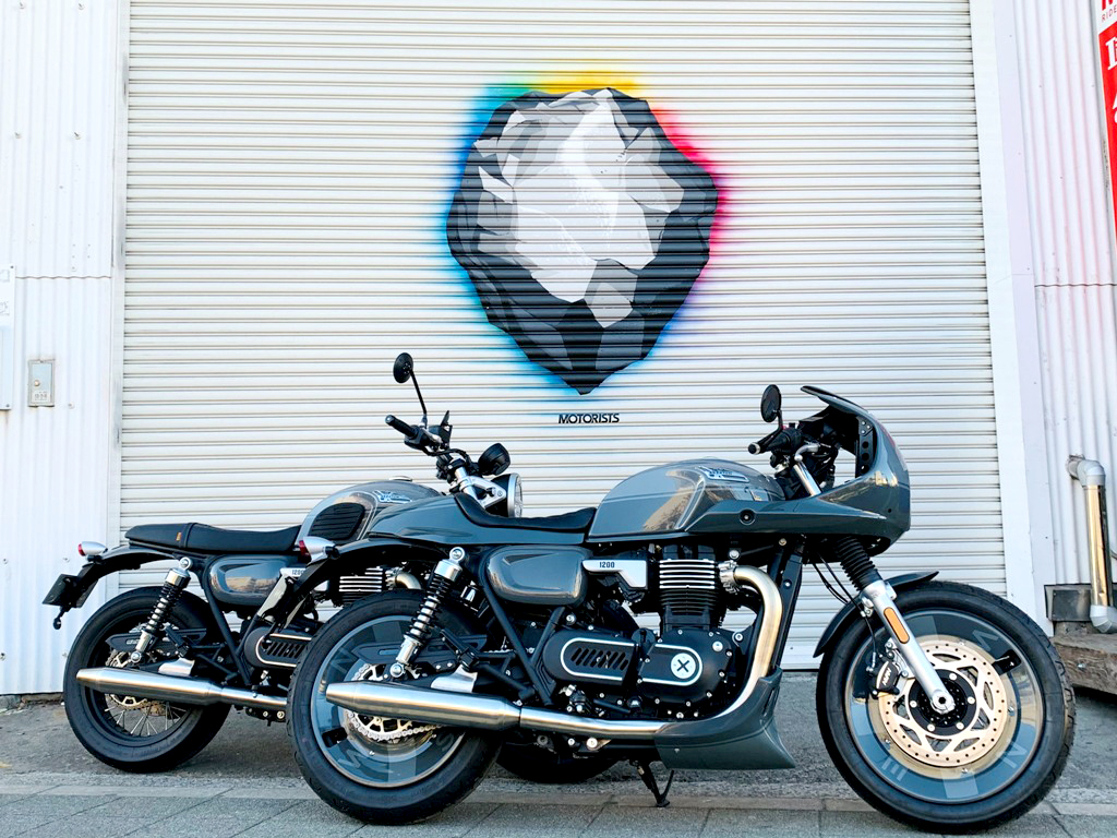 MOTORISTS17's tweet photo. ホットロッドカスタムショーで注目を集めたスタイリッシュなBRIXTON CROMWELL1200カフェ。
ノーマルとの比較をご覧ください！
・
製作はモータリスト正規ディラー・ベア世田谷さん@BEAR_Setagaya
興味がある方はぜひ問い合わせてください！

#カフェレーサー
#カスタム
#ホットロッドカスタムショー https://t.co/INETlKBqVI