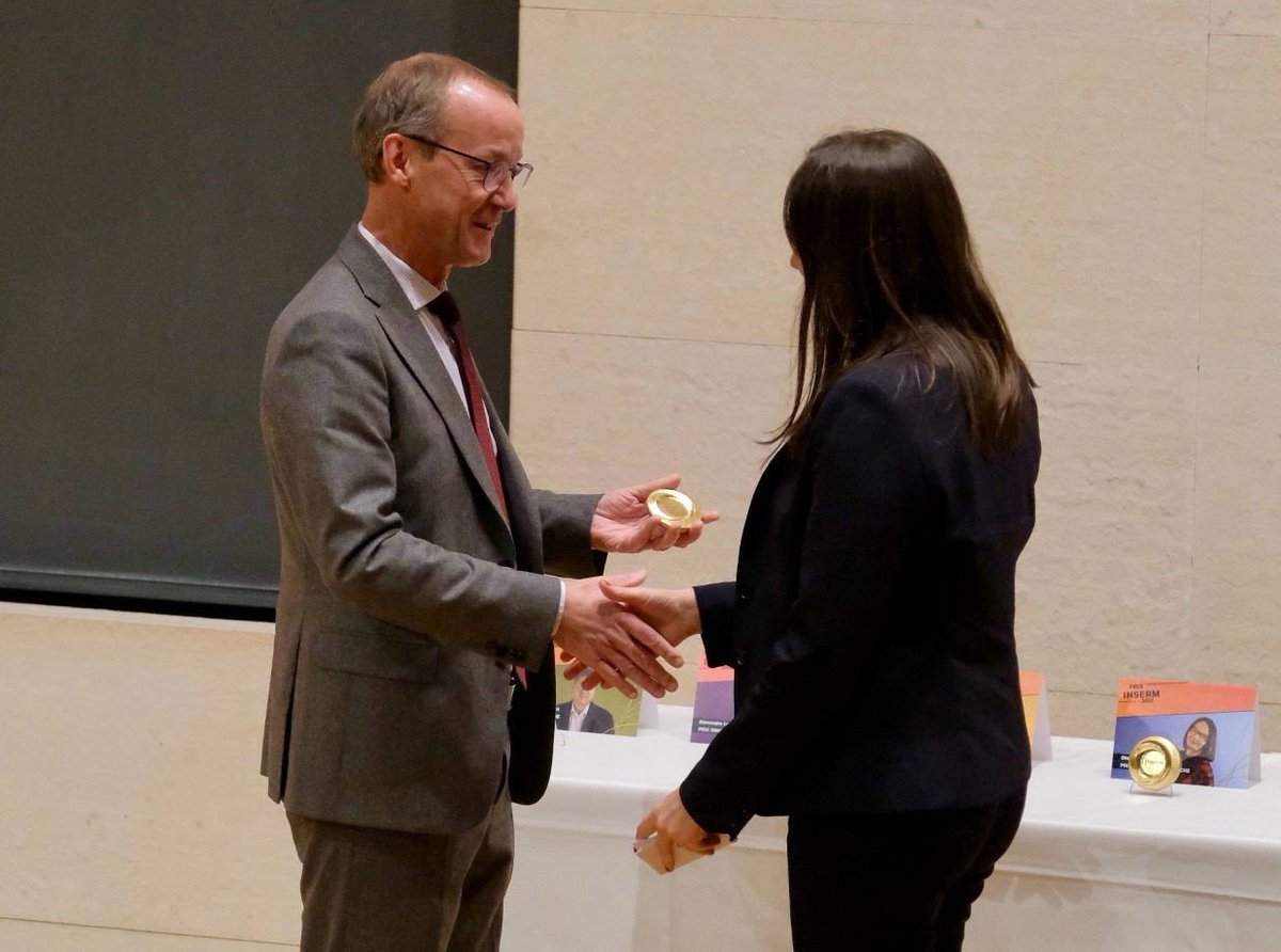 👏 Félicitations au Dr Marina Kvaskoff, qui a reçu le prix #Science et société-OPECST pour ses travaux sur l'#endométriose, maladie longtemps méconnue touchant pourtant 2 millions de Françaises. 📺bit.ly/47UgBM4 #PrixInserm2023 @MKvaskoff